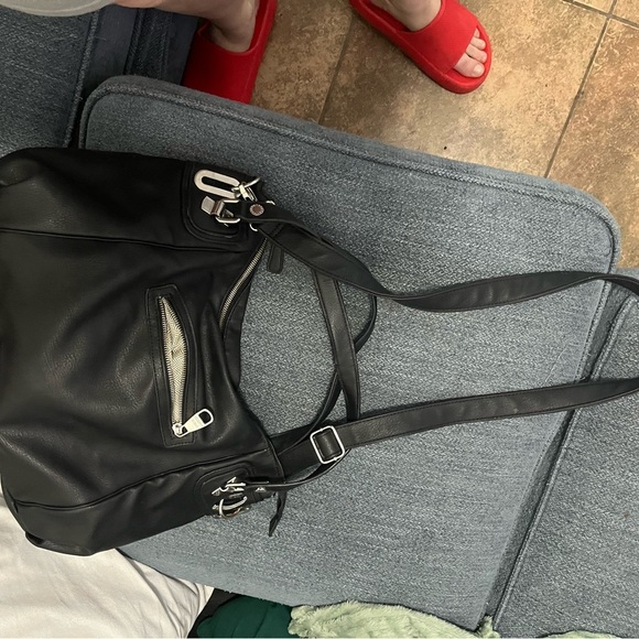 Steve Madden Big Black Purse , roomy good condition some wear - Picture 14 of 15